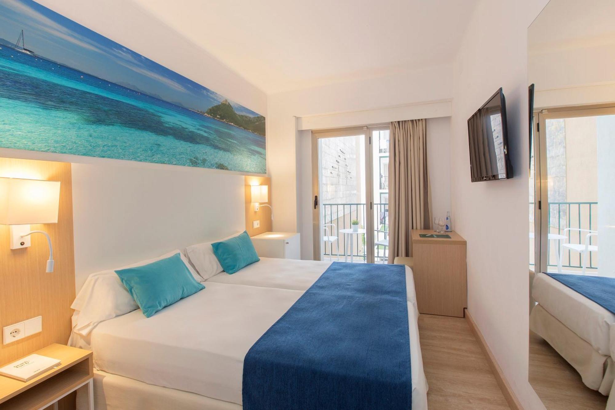 Twin Room with Balcony (2 Adults + 1 Child),1207480342:JPEG